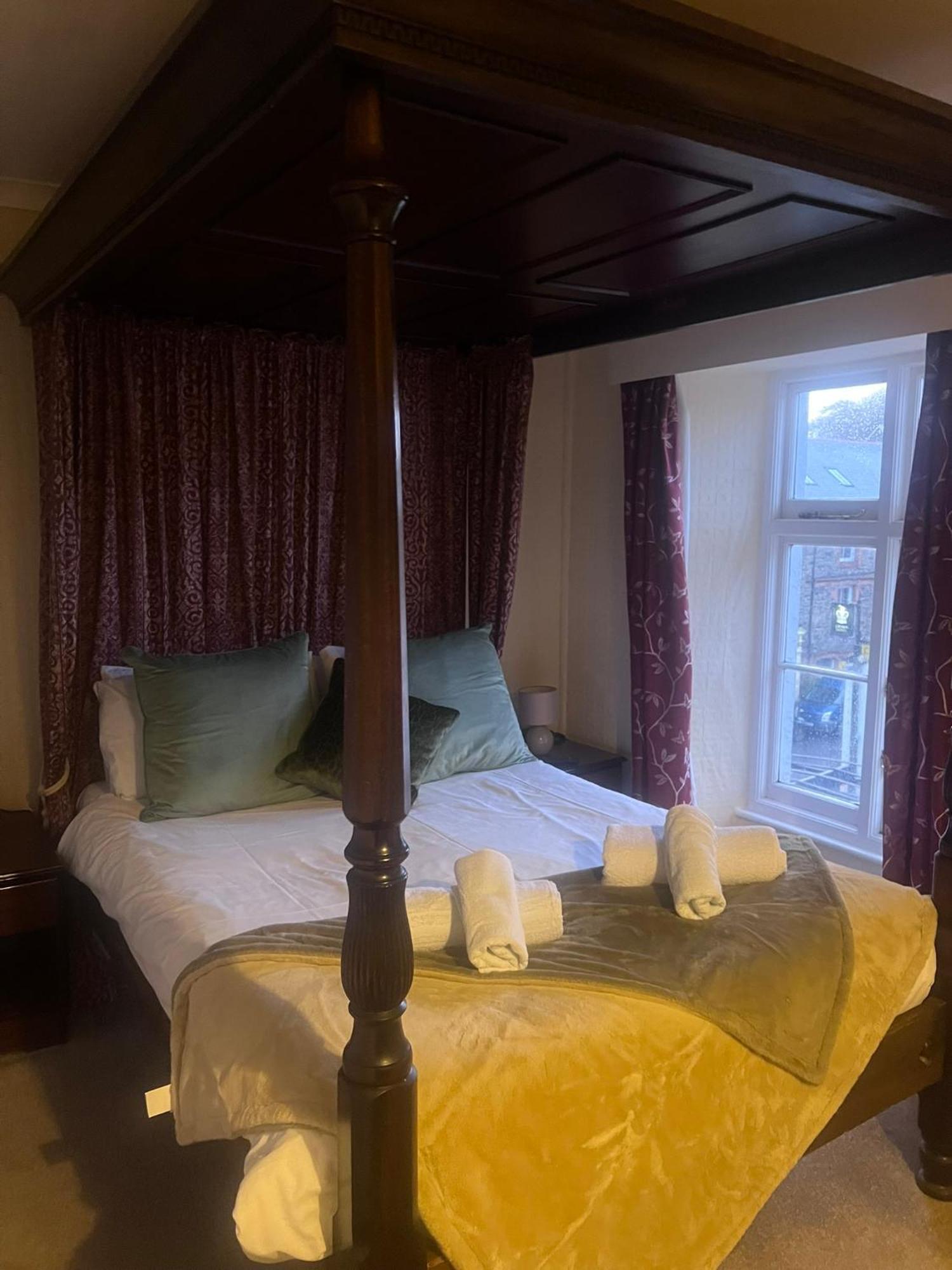 The Crown Hotel Lynton Esterno foto